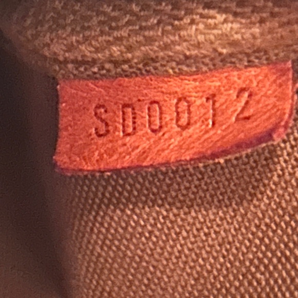 Louis Vuitton Pouchette accessories in monogram🤎🧡 - Picture 4 of 15